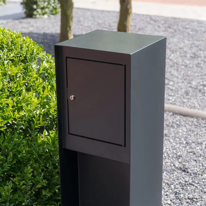 Achterzijde aluminium brievenbus Flyn