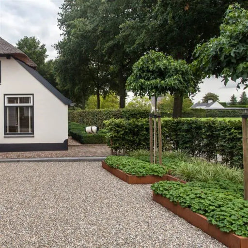 Cortenstaal kantopsluiting gezet 