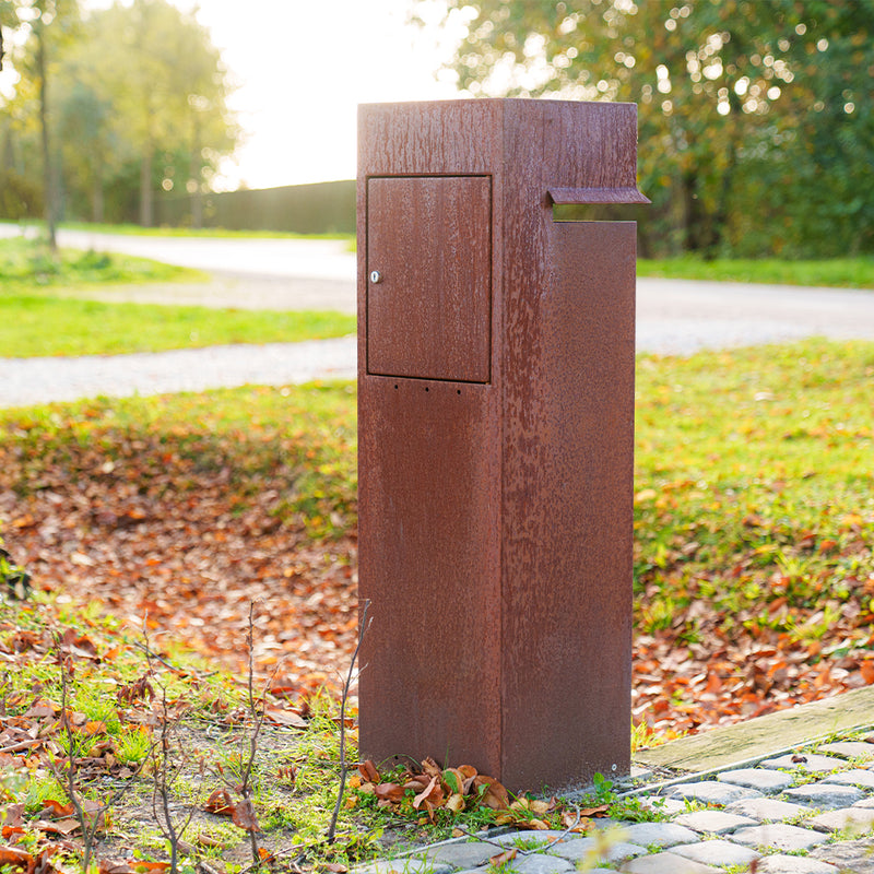 IVAR brievenbus 35×35×120 cm – cortenstaal design