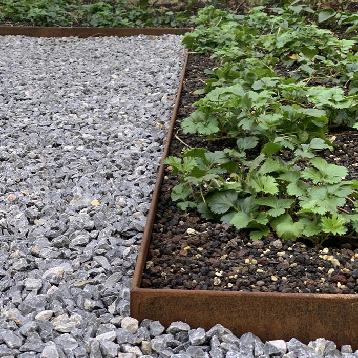 Kantopsluiting corten - geplette rand buitenhoek 300x3x200 mm