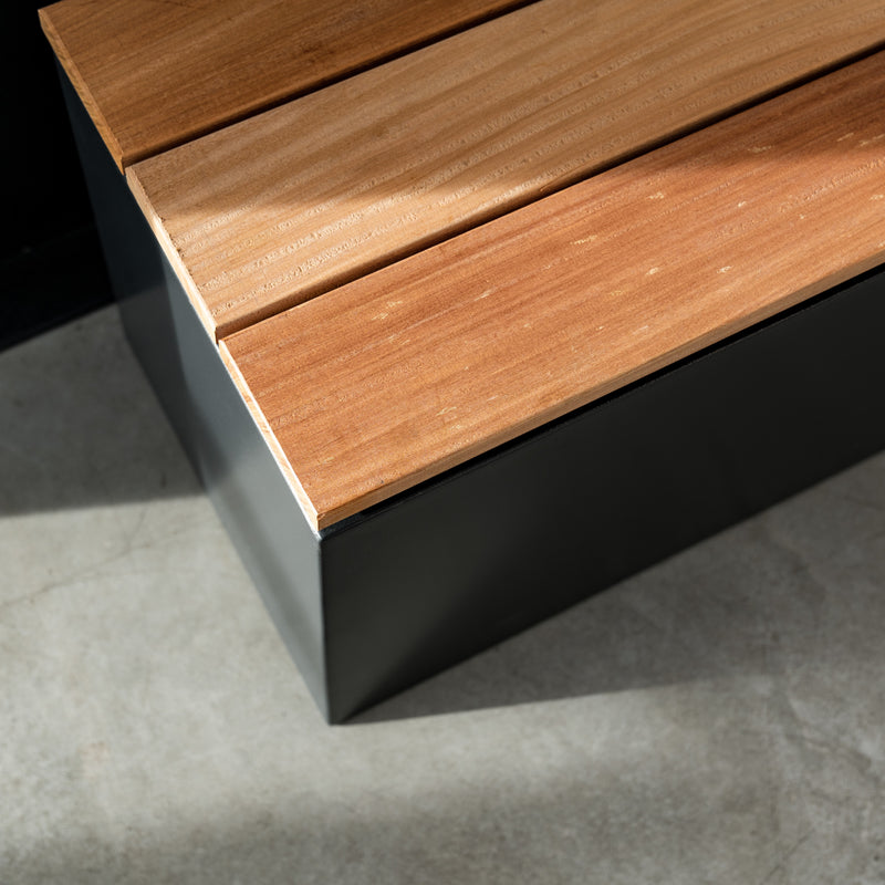 Cortenstaal sokkel met zitting | 200 x 40 x 43 cm